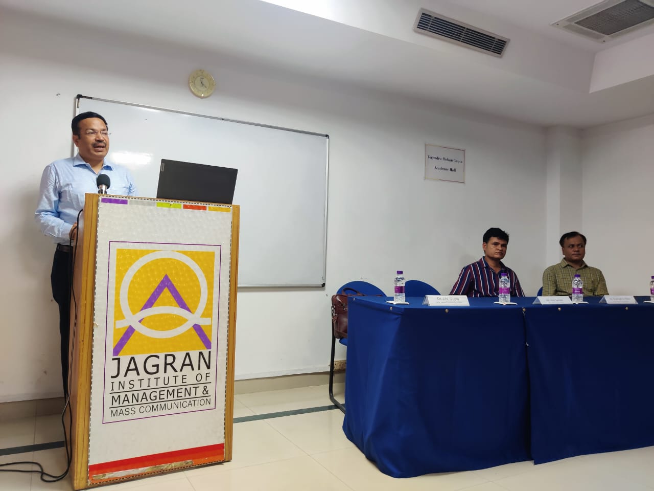 Read more about the article JIMMC Kanpur : व्यापक अर्थ में अल्पसंख्यक की आवाज बनें मीडिया के छात्रः Alok Sanwal